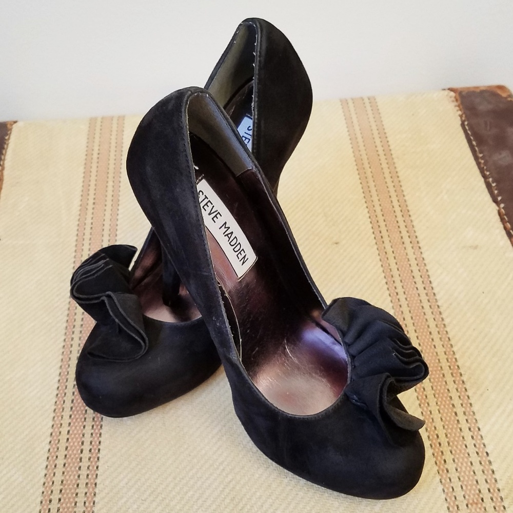 STEVE MADDEN Ruffled Black Suede Platform Heels - Picture 4 of 7